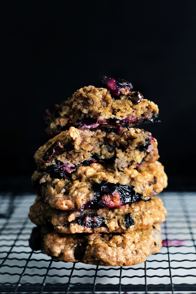 oatmeal-chocolate-blueberry-cookie10