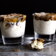 LIDDED OATMEAL W/ CHOCOLATE GINGER SHORTBREAD