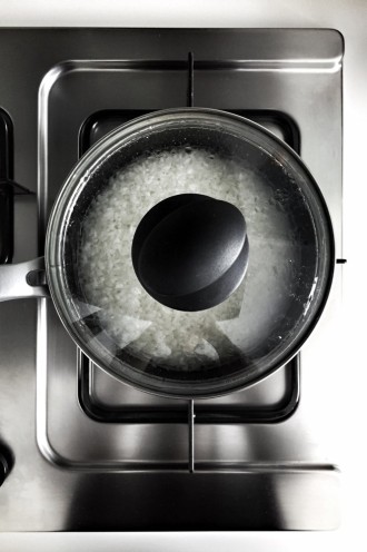 HOW TO ACTUALLY COOK PERFECT RICE WITHOUT A RICE-COOKER